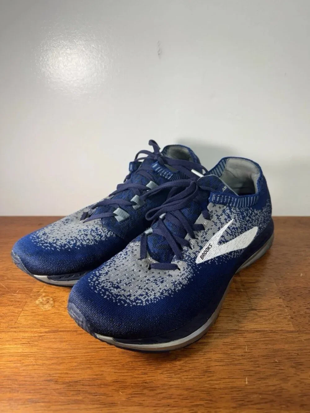 Brooks Men’s Running Shoes Size 7.5 Blue Gray Knit Athletic Sneakers EU 40.5